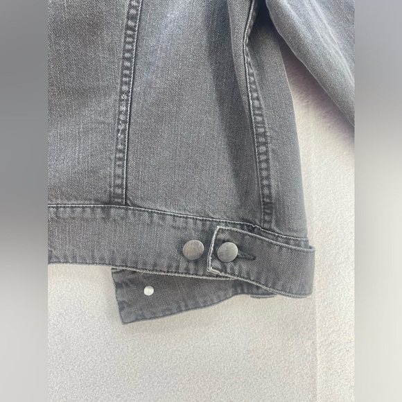 CAbi Jeans Black Distressed Jean Jacket with Beaded Collar Women’s Size Medium - Picture 8 of 16